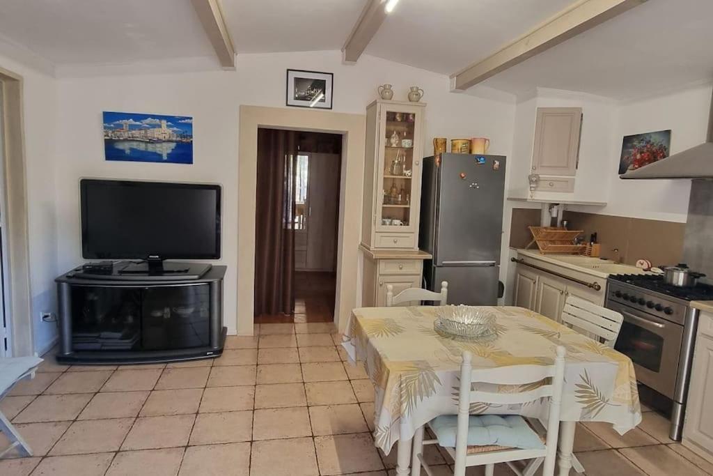 Maisonnette Chez L'Habitant Ла Сиота Екстериор снимка