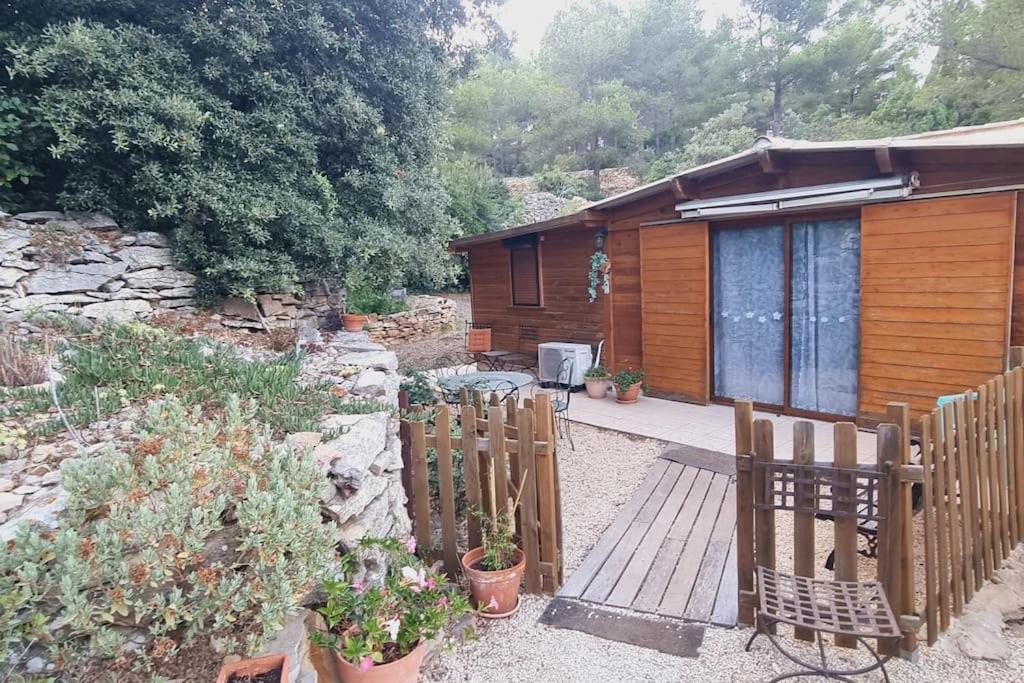 Maisonnette Chez L'Habitant Ла Сиота Екстериор снимка